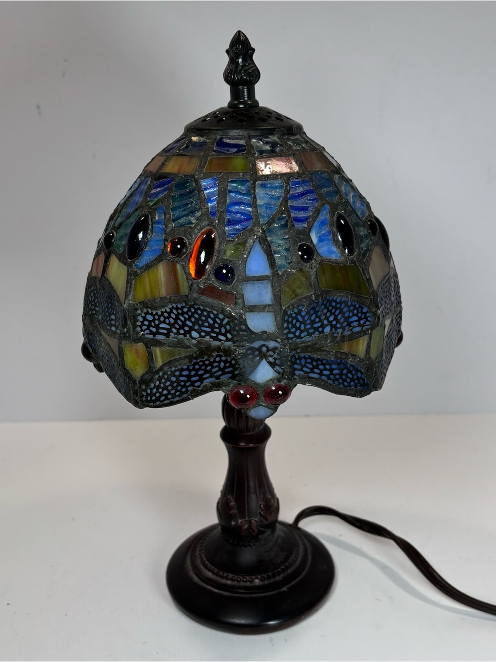 Tiffany Style Stained Glass Lamp Dragonfly Table Boudoir Vintage 12” Cottagecore - Picture 2 of 11